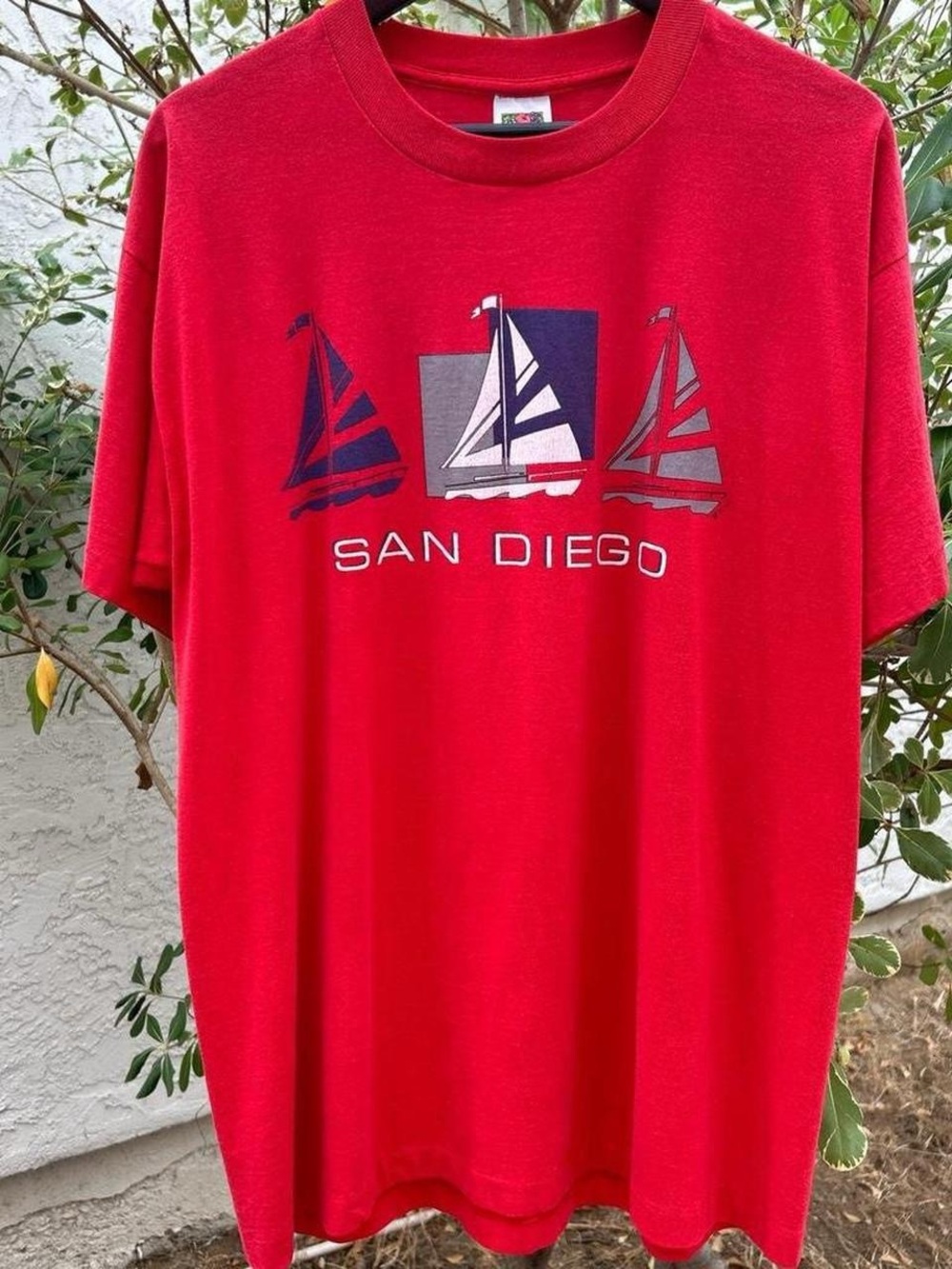 Vintage 1997 San Diego Sailboat Graphic T-Shirt XL Red Fruit of the Loom